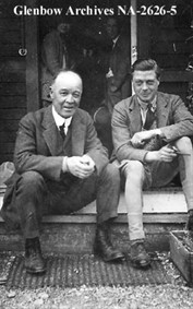 The Prince of Wales and George Webster, Mayor of Calgary at the EP Ranch, 1923, Glenbow Archives Image No: NA-2626-5 / Le prince de Galles et George Webster, maire de Calgary, au E.P. Ranch, 1923, archives de Glenbow NA-2626-5 